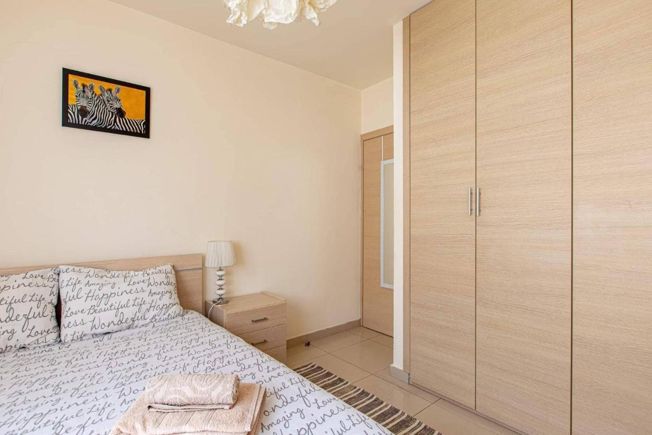 Lovely Bedroom In Shared Apartment Oroklini Exterior photo